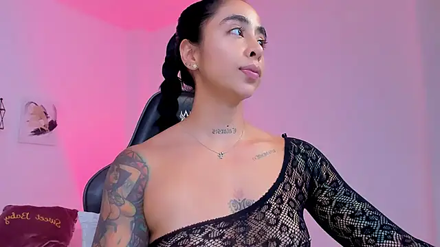 sophierooy22 online show from 03-01-26, 07:58