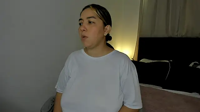 Snapshot of brithany_olson25 chatting on 02-07-26, 05:10 brithany olson25 online show from 02-07-26, 05:10