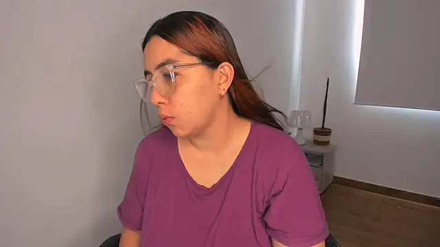 Snapshot of brithany_olson25 chatting on 03-20-25, 12:32 brithany olson25 online show from 03-20-25, 12:32