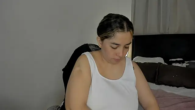 Snapshot of brithany_olson25 chatting on 02-10-26, 12:15 brithany olson25 online show from 02-10-26, 12:15