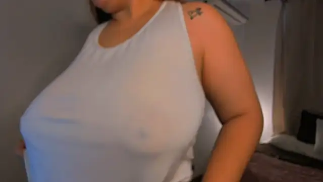 Snapshot of brithany_olson25 chatting on 09-27-25, 12:44 brithany olson25 online show from 09-27-25, 12:44