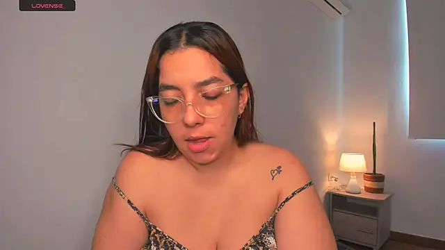 Snapshot of brithany_olson25 chatting on 03-04-25, 03:59 brithany olson25 online show from 03-04-25, 03:59