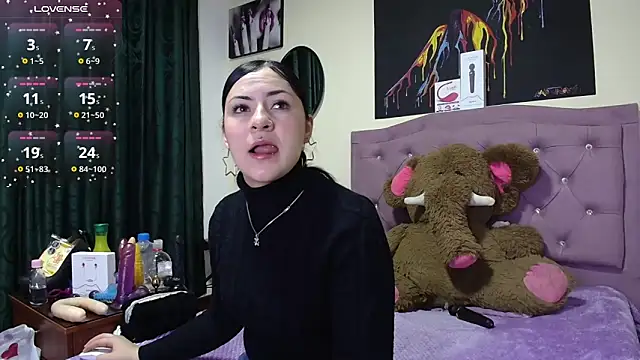 Emmie Hot online show from 02-19-26, 12:02