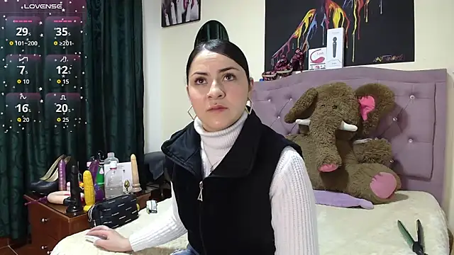 Emmie Hot online show from 11-06-25, 11:58