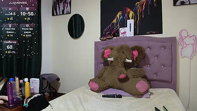 Emmie Hot online show from 11-25-25, 12:16