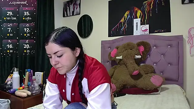 Emmie Hot online show from 03-07-26, 11:59