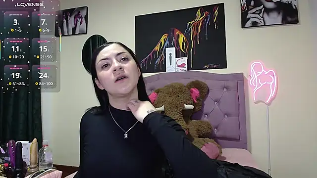 Emmie Hot online show from 04-20-26, 10:51