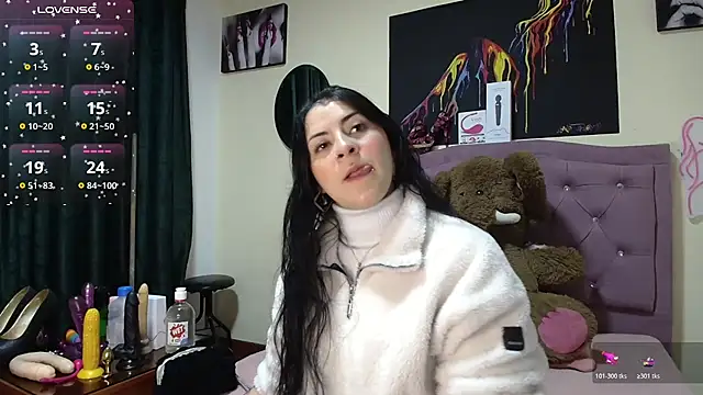 Emmie Hot online show from 11-18-25, 12:19