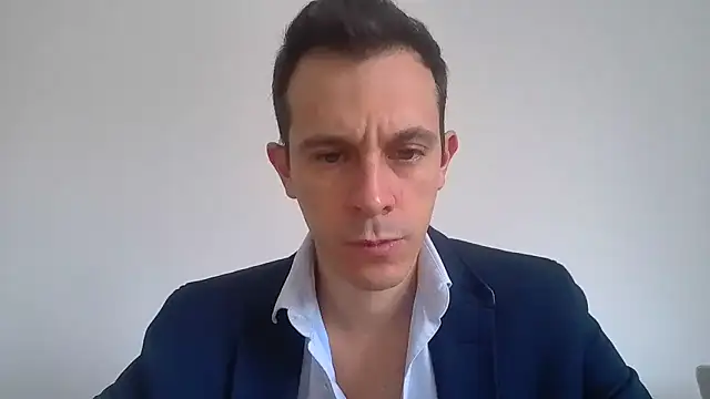 Snapshot of Masterclassyfeet chatting on 03-20-25, 09:15 Masterclassyfeet online show from 03-20-25, 09:15