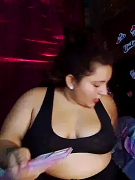 Snapshot of Lily_Sweet24 chatting on 02-15-26, 02:05 Lily Sweet24 online show from 02-15-26, 02:05