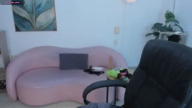 Ayha khalaf online show from 12-18-25, 01:22