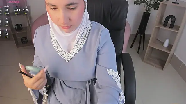 Ayha khalaf online show from 10-18-25, 01:29
