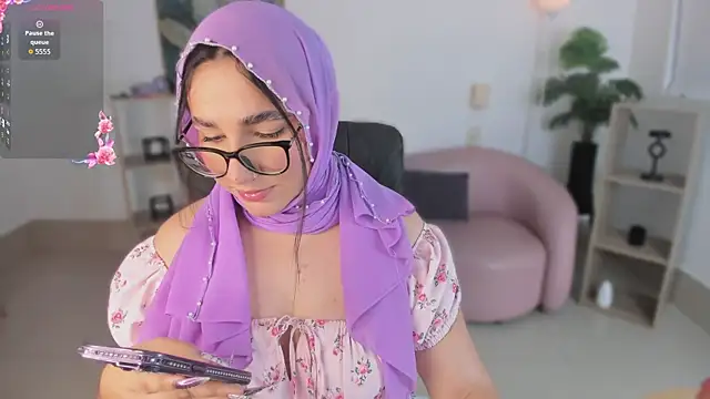 Ayha khalaf online show from 01-15-26, 01:42