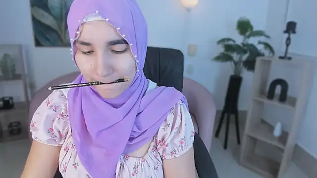 Ayha khalaf online show from 10-16-25, 01:25