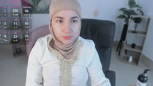 Ayha khalaf online show from 11-25-25, 01:06