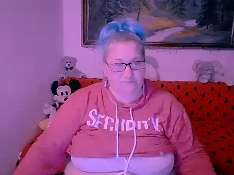 Marryllunax online show from 11-28-25, 08:53