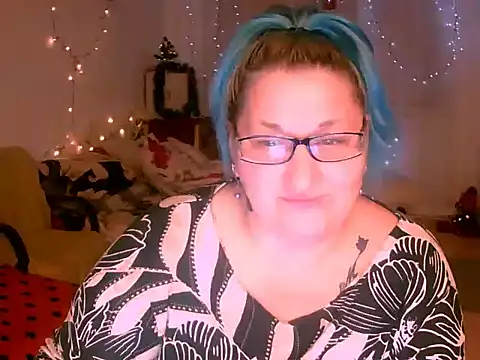 Marryllunax online show from 12-20-25, 07:28