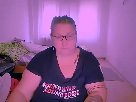 Marryllunax online show from 11-27-25, 10:05