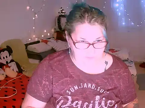 Marryllunax online show from 12-18-25, 06:45