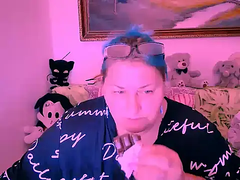 Marryllunax online show from 10-21-25, 06:29