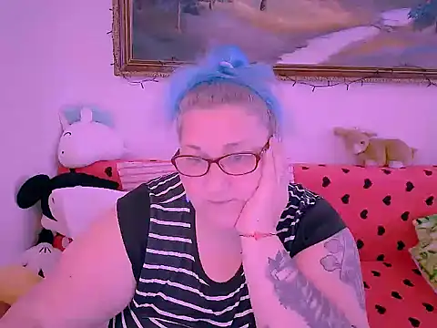 Marryllunax online show from 11-21-25, 10:36