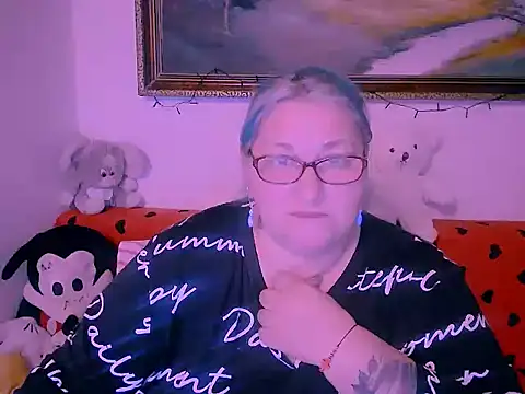 Marryllunax online show from 11-23-25, 03:33