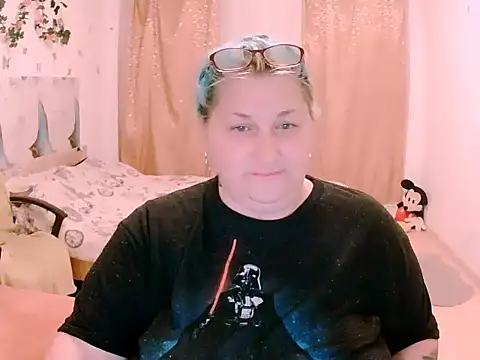 Marryllunax online show from 05-15-26, 07:23