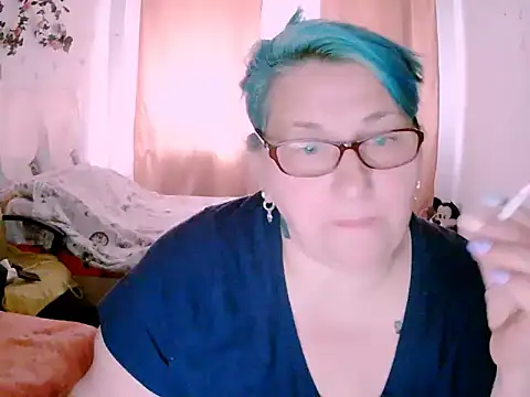 Marryllunax online show from 05-17-26, 01:44
