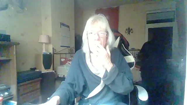 rosanetrav online show from 11-18-25, 05:00