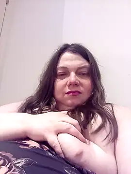 Snapshot of HotHornyEmmaX chatting on 02-13-25, 09:27 HotHornyEmmaX online show from 02-13-25, 09:27