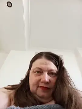 HotHornyEmmaX online show from 05-15-26, 06:00