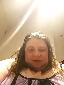 Snapshot of HotHornyEmmaX chatting on 04-08-26, 08:43 HotHornyEmmaX online show from 04-08-26, 08:43