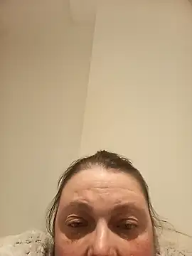 Snapshot of HotHornyEmmaX chatting on 11-21-25, 08:19 HotHornyEmmaX online show from 11-21-25, 08:19