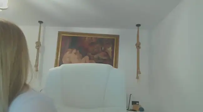 Snapshot of EllyaDiamond chatting on 01-25-25, 09:04 EllyaDiamond online show from 01-25-25, 09:04