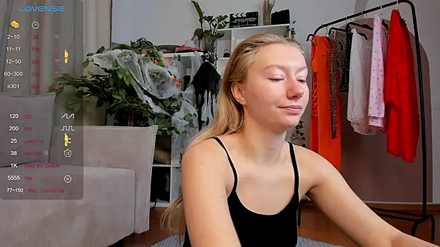 Snapshot of Rachel_Rut chatting on 10-31-25, 04:09 Rachel Rut online show from 10-31-25, 04:09