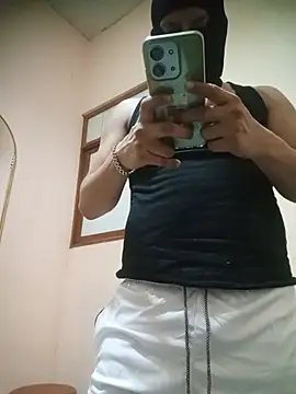 Snapshot of LuisMex1998 chatting on 07-01-26, 07:52 LuisMex1998 online show from 07-01-26, 07:52