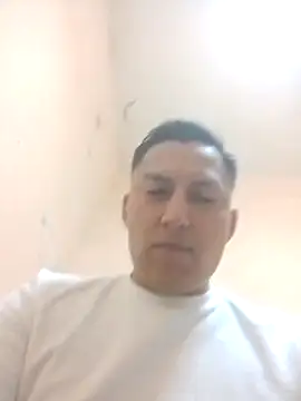 Snapshot of LuisMex1998 chatting on 02-25-26, 08:41 LuisMex1998 online show from 02-25-26, 08:41