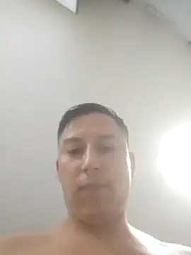 Snapshot of LuisMex1998 chatting on 02-14-26, 08:03 LuisMex1998 online show from 02-14-26, 08:03