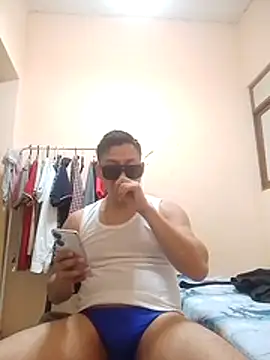 Snapshot of LuisMex1998 chatting on 12-15-25, 09:48 LuisMex1998 online show from 12-15-25, 09:48