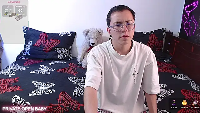 Tina 4 Charlie online show from 10-28-25, 01:54