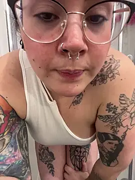 Cherrycherrymiss online show from 02-11-25, 06:01