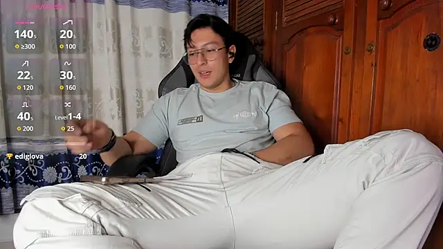 Snapshot of Amon__ashford chatting on 02-03-26, 01:27 Amon ashford online show from 02-03-26, 01:27