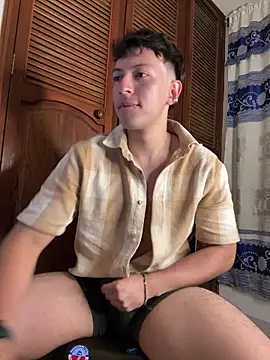 Snapshot of Amon__ashford chatting on 02-13-25, 12:13 Amon ashford online show from 02-13-25, 12:13