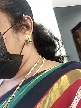 Snapshot of Tamil_Aathira chatting on 09-14-25, 06:36 Tamil Aathira online show from 09-14-25, 06:36