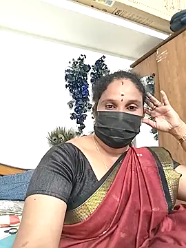 Snapshot of Tamil_Aathira chatting on 10-28-25, 06:29 Tamil Aathira online show from 10-28-25, 06:29