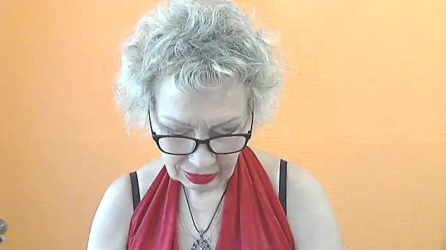 NessyJenixs online show from 06-18-26, 07:40