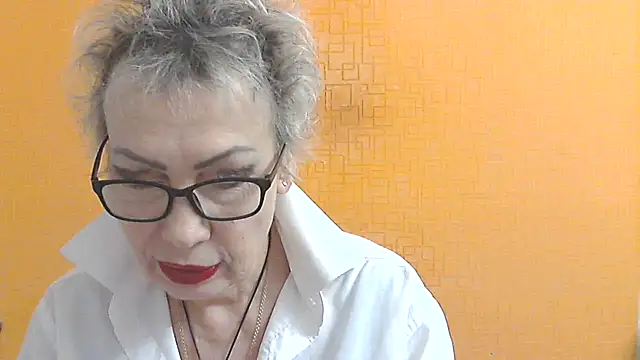 NessyJenixs online show from 12-17-25, 04:45