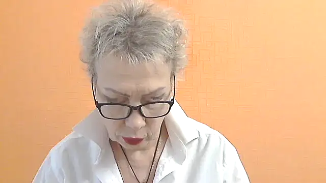 NessyJenixs online show from 11-16-25, 07:46