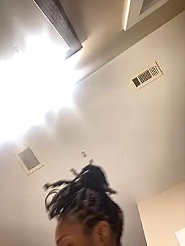 theprettysoles online show from 12-04-25, 03:44