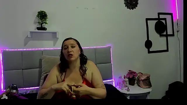 Snapshot of Madisson_Housse chatting on 03-14-25, 10:27 Madisson Housse online show from 03-14-25, 10:27